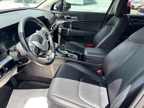 Used 2023 Kia Sportage EX AWD/4WD image 7