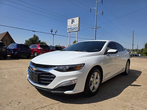 Used 2023 Chevrolet Malibu LS w/ Driver Confidence Package FWD image 3