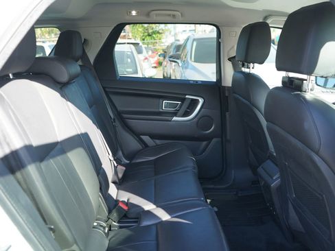 Used 2019 Land Rover Discovery Sport SE AWD/4WD image 18