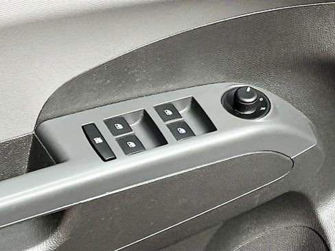 Used 2015 Chevrolet Sonic LT image 17