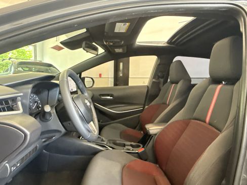 Used 2024 Toyota Corolla SE w/ SE Premium Package FWD image 11