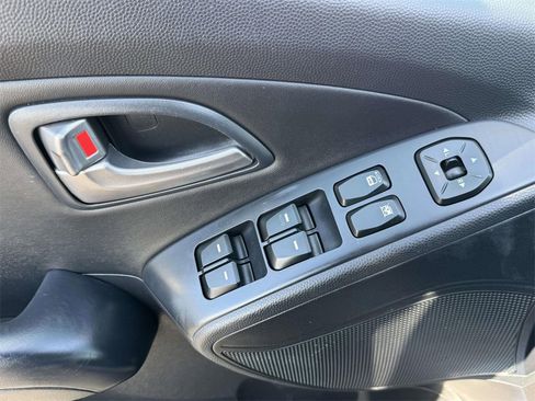 Used 2011 Hyundai Tucson Limited w/ Premium Pkg 3 image 17