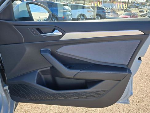 New 2026 Volkswagen Jetta SE FWD image 40