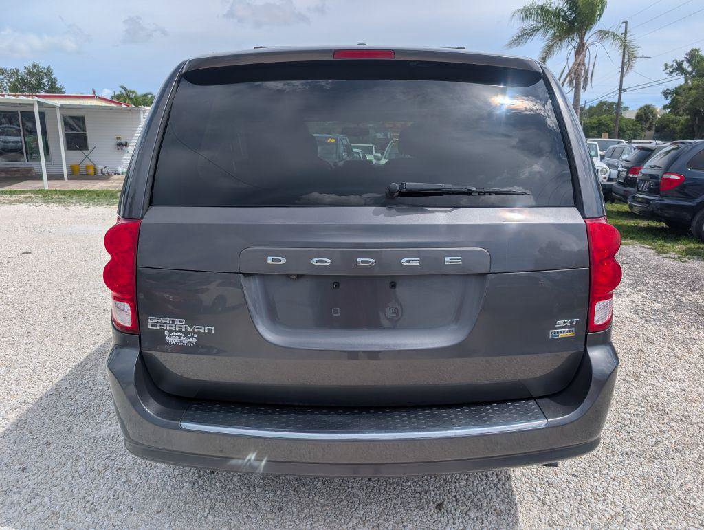 Used 2017 Dodge Grand Caravan SXT FWD image 6