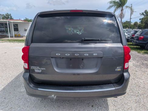 Used 2017 Dodge Grand Caravan SXT FWD image 6