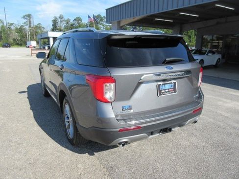 Used 2023 Ford Explorer Limited w/ Limited Technology Package AWD/4WD image 3