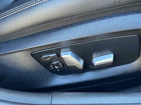 Used 2019 BMW 540i xDrive AWD/4WD image 30