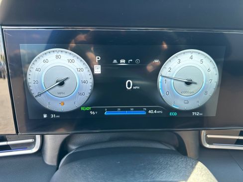 Certified 2026 Hyundai Elantra Limited FWD image 29