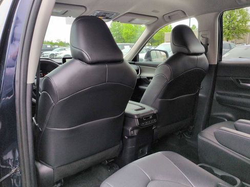 Used 2024 Toyota Grand Highlander AWD image 19