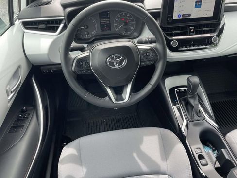 Used 2025 Toyota Corolla SE FWD image 11