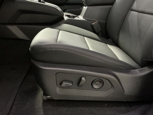 New 2026 Chevrolet Colorado LT w/ LT Convenience Package AWD/4WD image 15