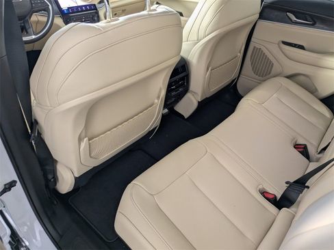 New 2025 Jeep Grand Cherokee Limited image 11