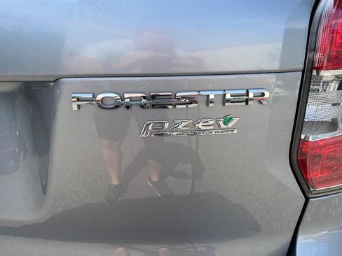 Used 2015 Subaru Forester 2.5i Limited AWD/4WD image 10