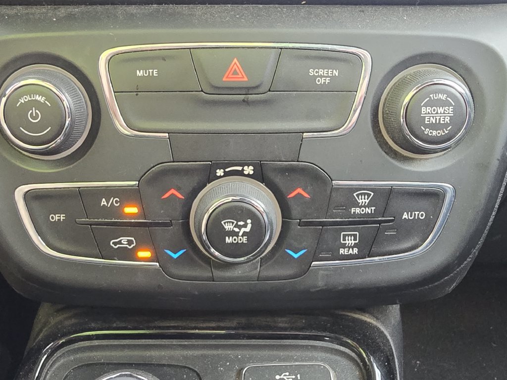 Used 2020 Jeep Compass Limited AWD/4WD image 31