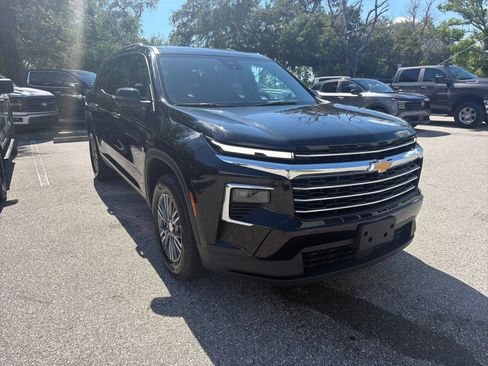 Used 2024 Chevrolet Traverse LT FWD image 5