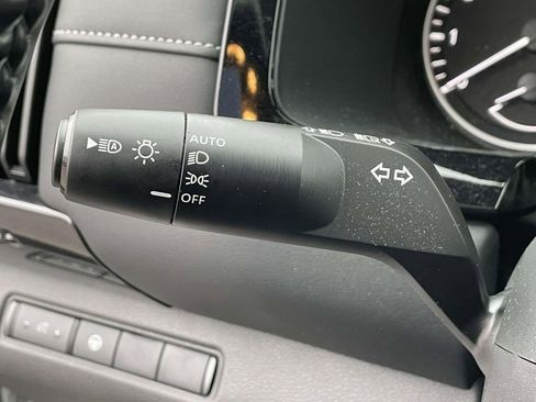 Used 2024 Nissan Pathfinder SV image 21