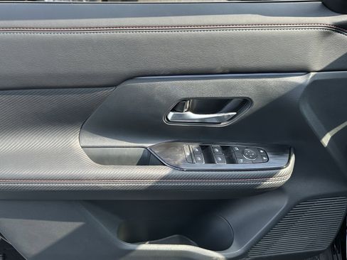 New 2026 Nissan Kicks SR w/ Cold Weather Package image 21