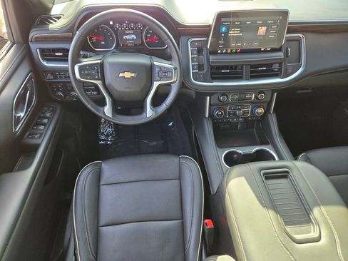 Used 2021 Chevrolet Tahoe Premier w/ Premium Package AWD/4WD image 12