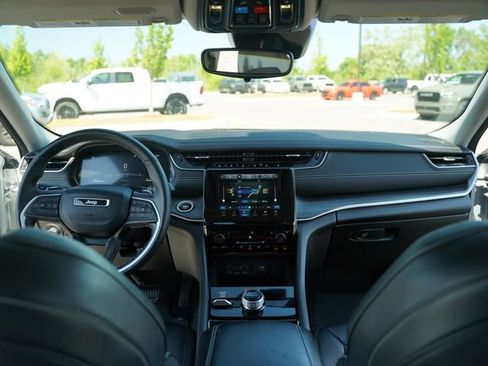 Used 2022 Jeep Grand Cherokee L Limited image 28