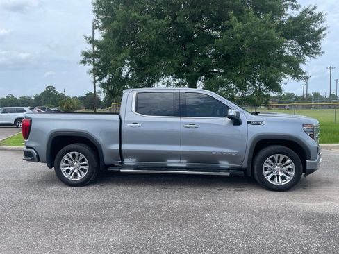 Used 2024 GMC Sierra 1500 Denali w/ Technology Package AWD/4WD image 9