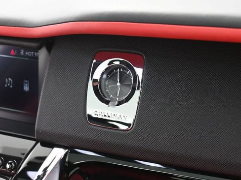 Certified 2019 Rolls-Royce Cullinan AWD/4WD image 38