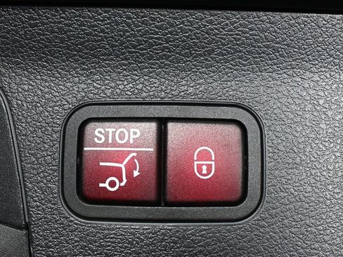 Certified 2024 Mercedes-Benz GLS 450 4MATIC image 31