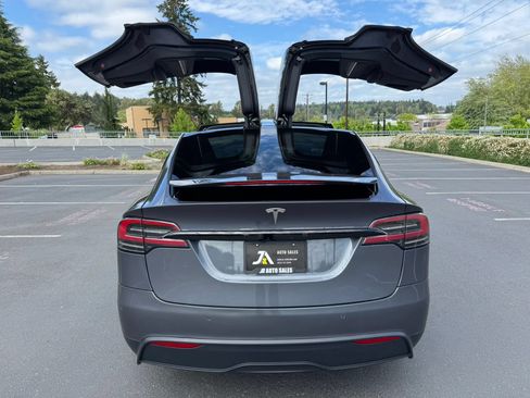 Used 2023 Tesla Model X AWD/4WD image 11