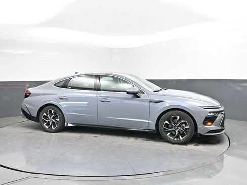 Used 2025 Hyundai Sonata SEL FWD image 3