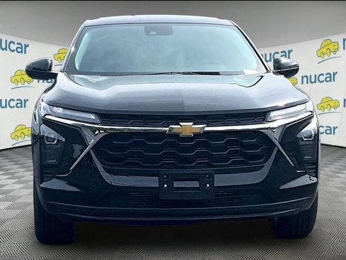 New 2026 Chevrolet Trax LS w/ LS Convenience Package FWD image 3