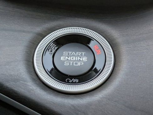 New 2025 Jeep Grand Cherokee Limited w/ Black Appearance Package image 25