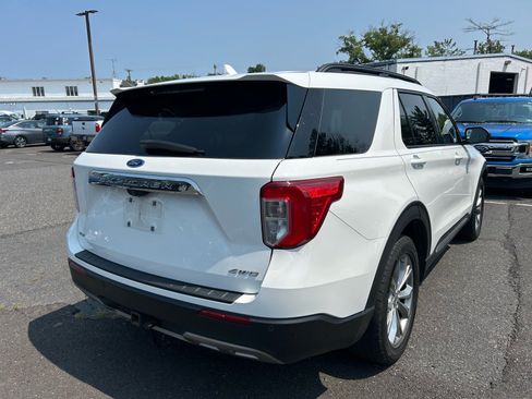Used 2021 Ford Explorer XLT w/ Equipment Group 202A AWD/4WD image 5