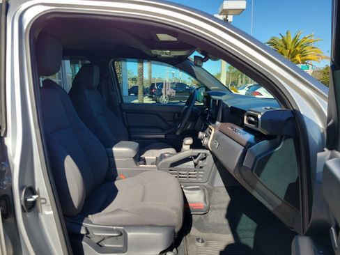 Certified 2025 Toyota Tacoma SR5 image 31