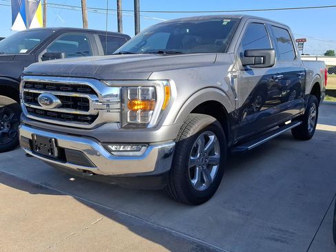Used 2022 Ford F150 XLT w/ Equipment Group 302A High AWD/4WD image 4