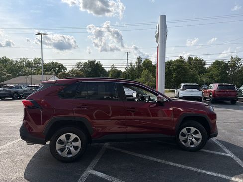 Used 2019 Toyota RAV4 LE w/ All Weather Liner Package AWD/4WD image 8