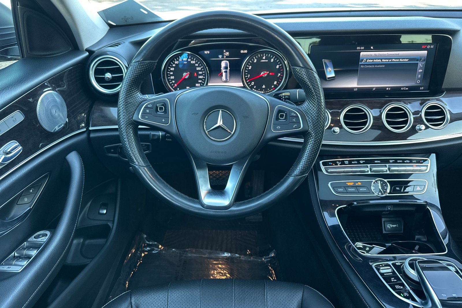Used 2017 Mercedes-Benz E 400 4MATIC Wagon image 18