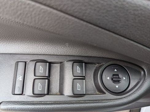 Used 2017 Ford Escape SE FWD image 14