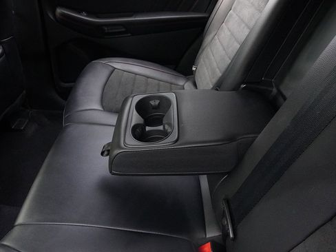 Used 2022 Ford Edge ST-Line image 39