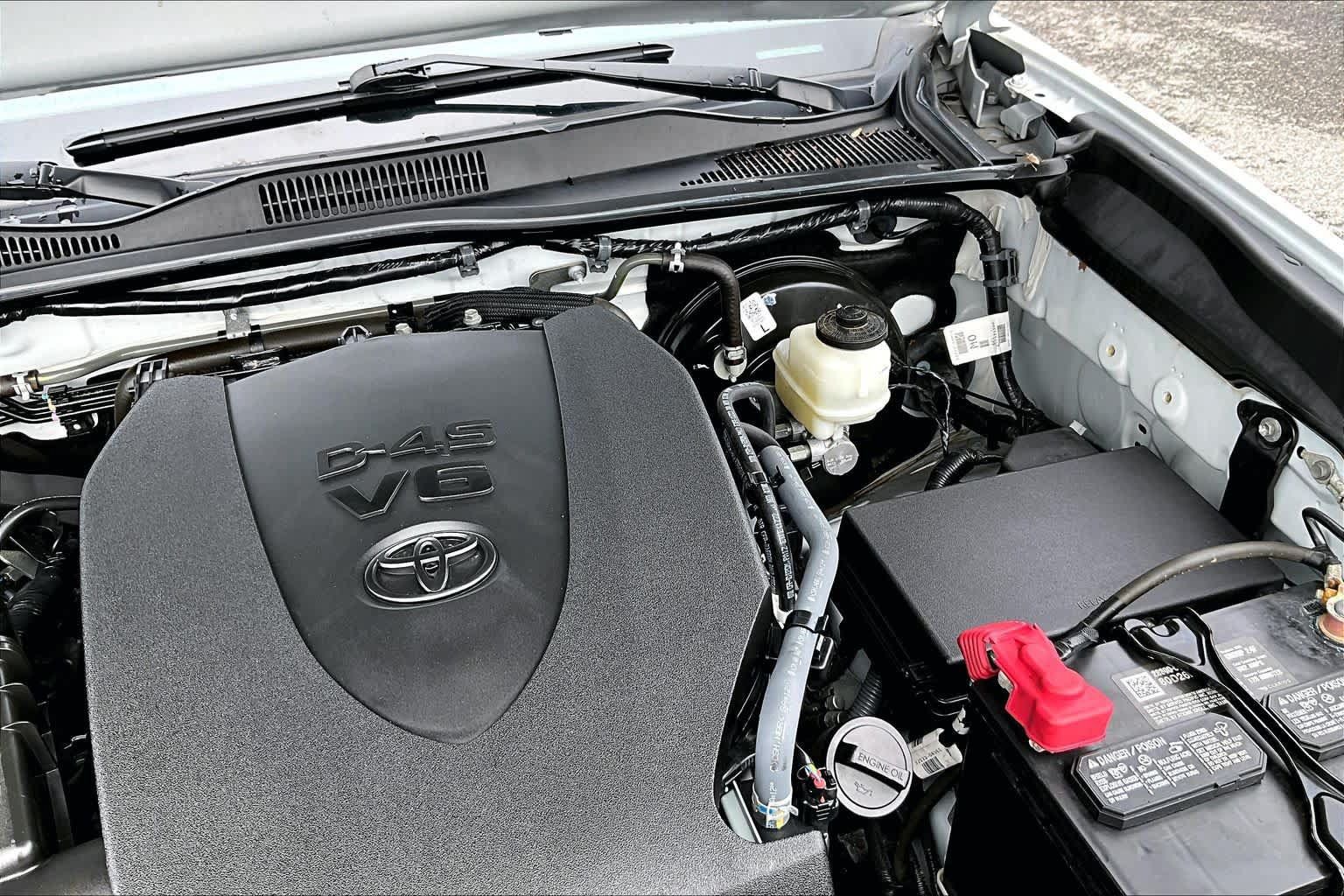 Used 2022 Toyota Tacoma SR AWD/4WD image 32