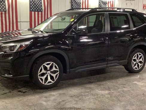 Used 2021 Subaru Forester Premium image 7