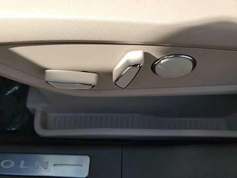 Certified 2023 Lincoln Nautilus Reserve image 21