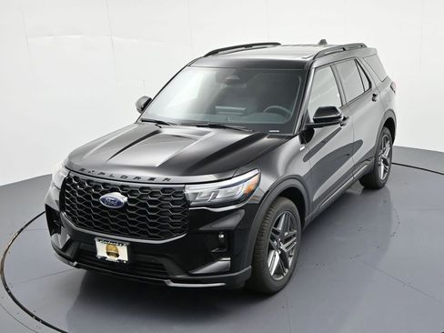 New 2026 Ford Explorer ST-Line w/ ST-Line Street Pack AWD/4WD image 28