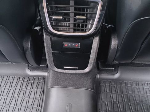 Used 2023 Lincoln Nautilus Reserve AWD/4WD image 3