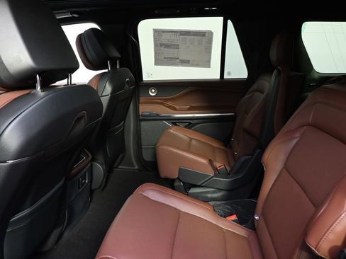 New 2026 Lincoln Navigator Reserve AWD/4WD image 21