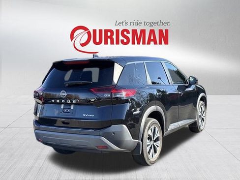 Used 2022 Nissan Rogue SV image 2