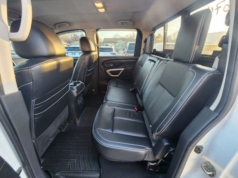 Used 2017 Nissan Titan PRO-4X w/ Pro-4x Convenience Package image 16
