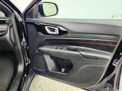 Used 2023 Jeep Compass Trailhawk AWD/4WD image 25