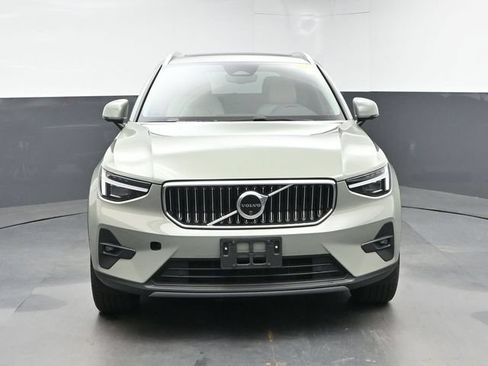 Used 2025 Volvo XC40 B5 Ultra w/ Climate Package AWD/4WD image 3
