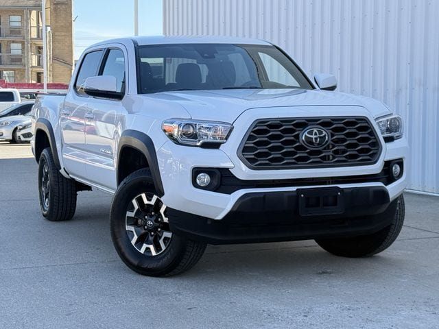 Used 2023 Toyota Tacoma TRD Off-Road RWD image 2