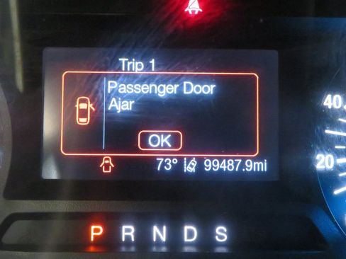 Used 2019 Ford Edge SE image 23