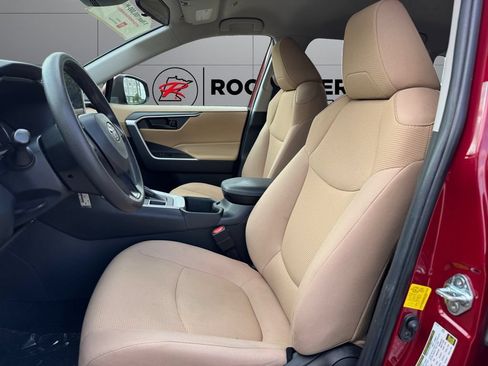 Certified 2023 Toyota RAV4 LE AWD/4WD image 10